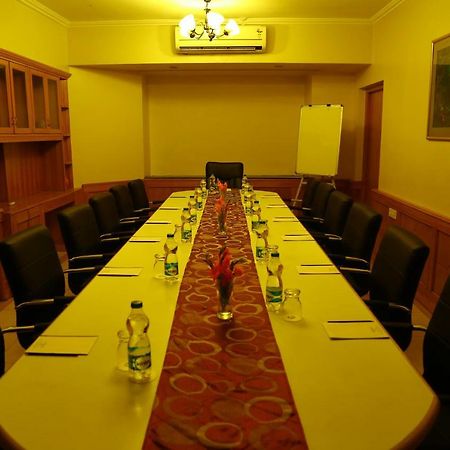 Kences Hotel -Opp Apsrtc Bus Stand Тирупати Экстерьер фото