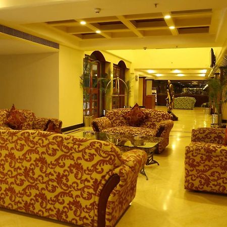 Kences Hotel -Opp Apsrtc Bus Stand Тирупати Экстерьер фото