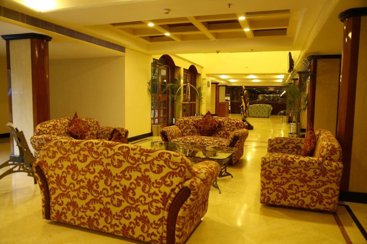 Kences Hotel -Opp Apsrtc Bus Stand Тирупати Экстерьер фото